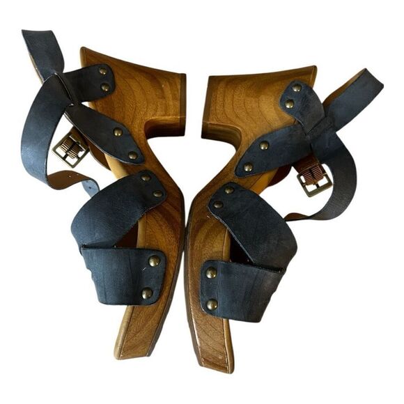 Korks Women Size 8M Grey Leather Sandals Heels Platforms Studded Buckle Strappy - Picture 3 of 12